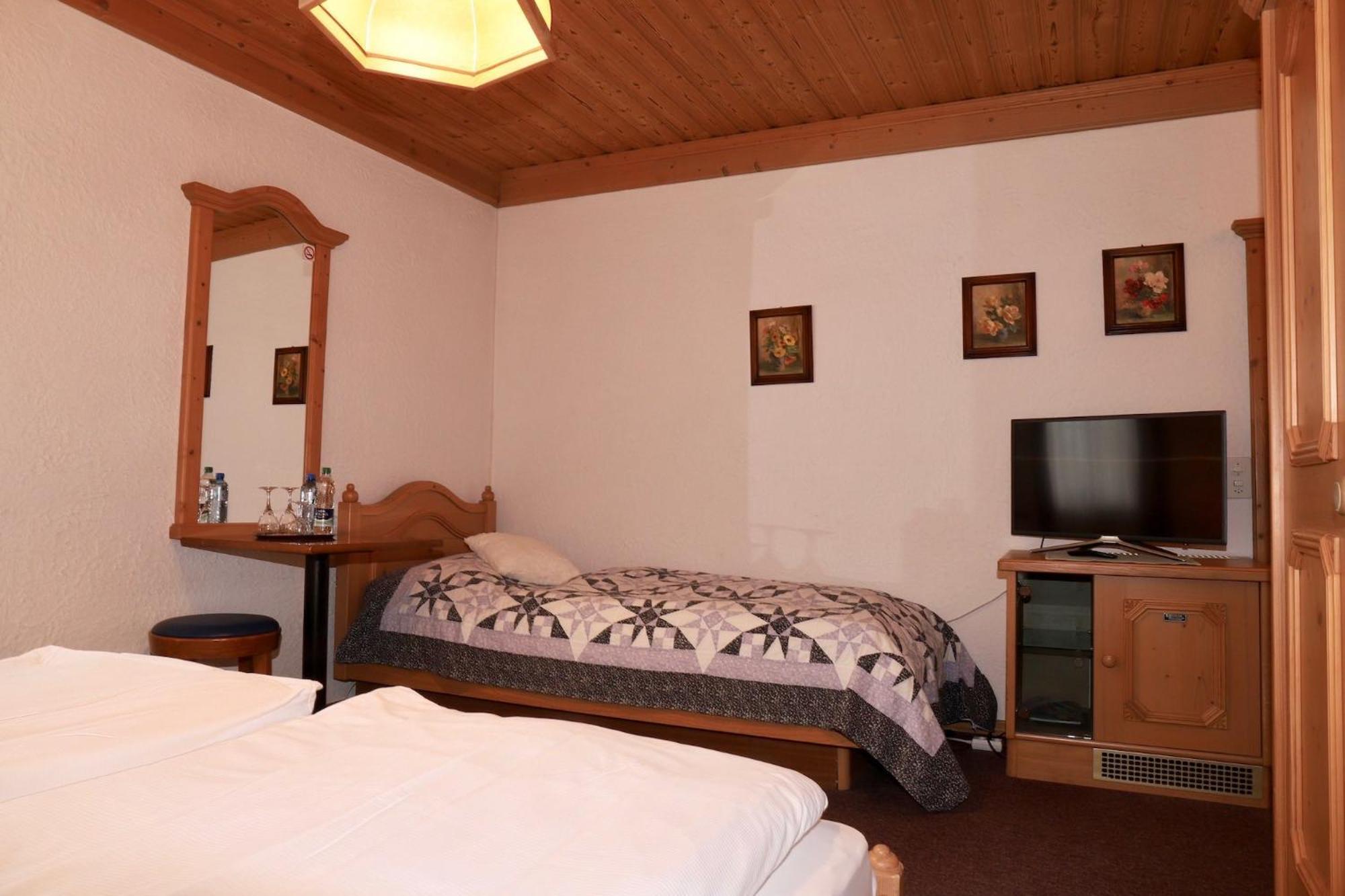 Hotel-Restaurant Weisses Kreuz Breitenbach Luaran gambar