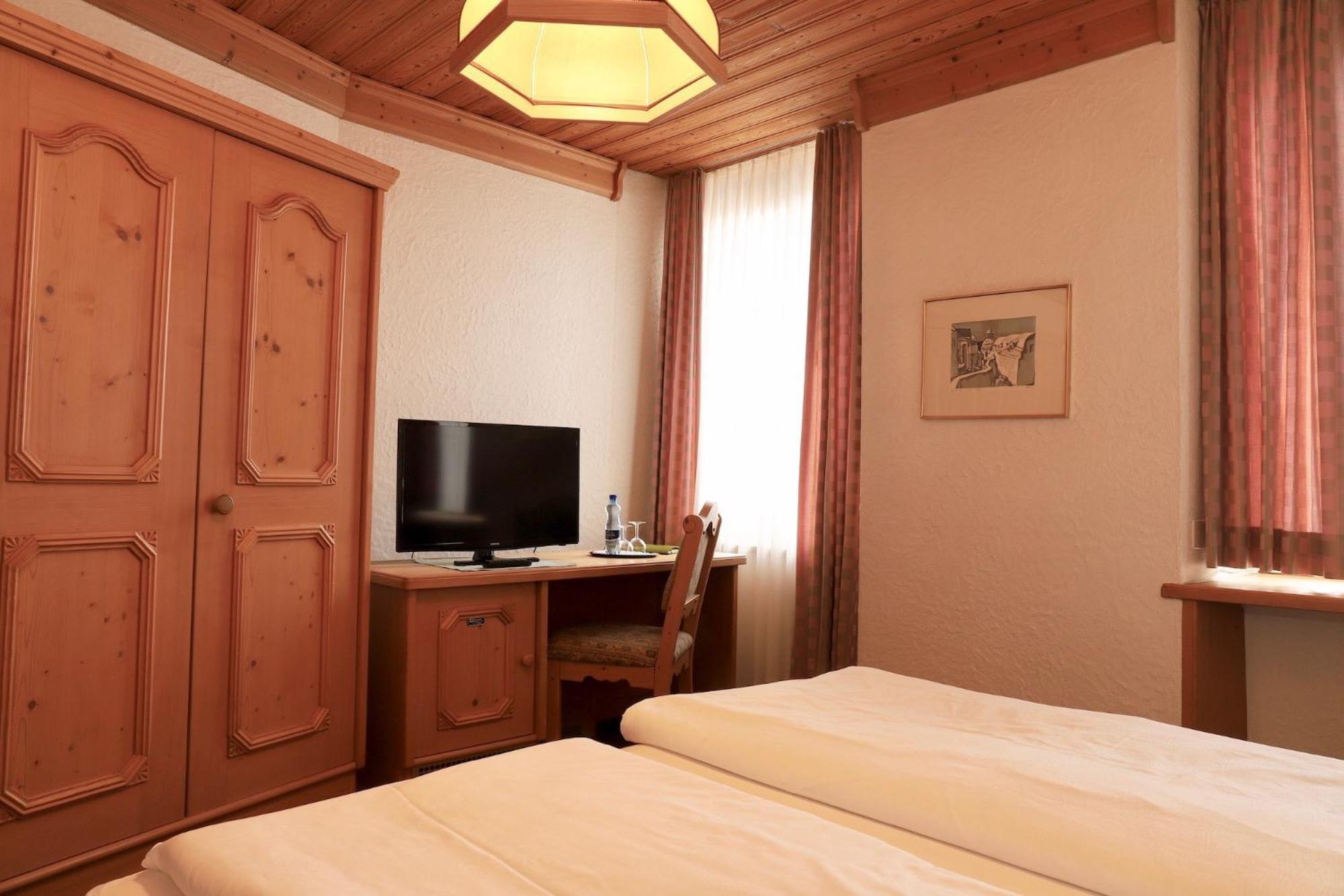Hotel-Restaurant Weisses Kreuz Breitenbach Luaran gambar